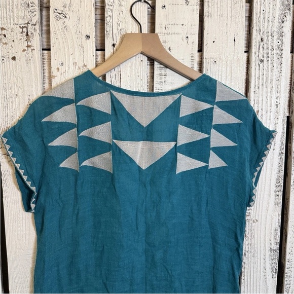 Le Sample Boho Top Turquoise White Size Medium Embroidered Western Aztec Design - Picture 10 of 10